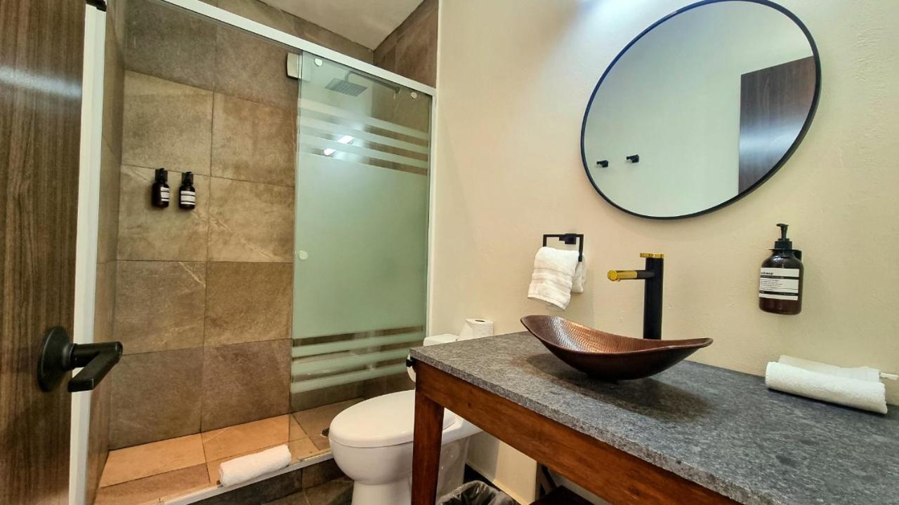 Bajo La Montana Hotell Tepoztlán Exteriör bild