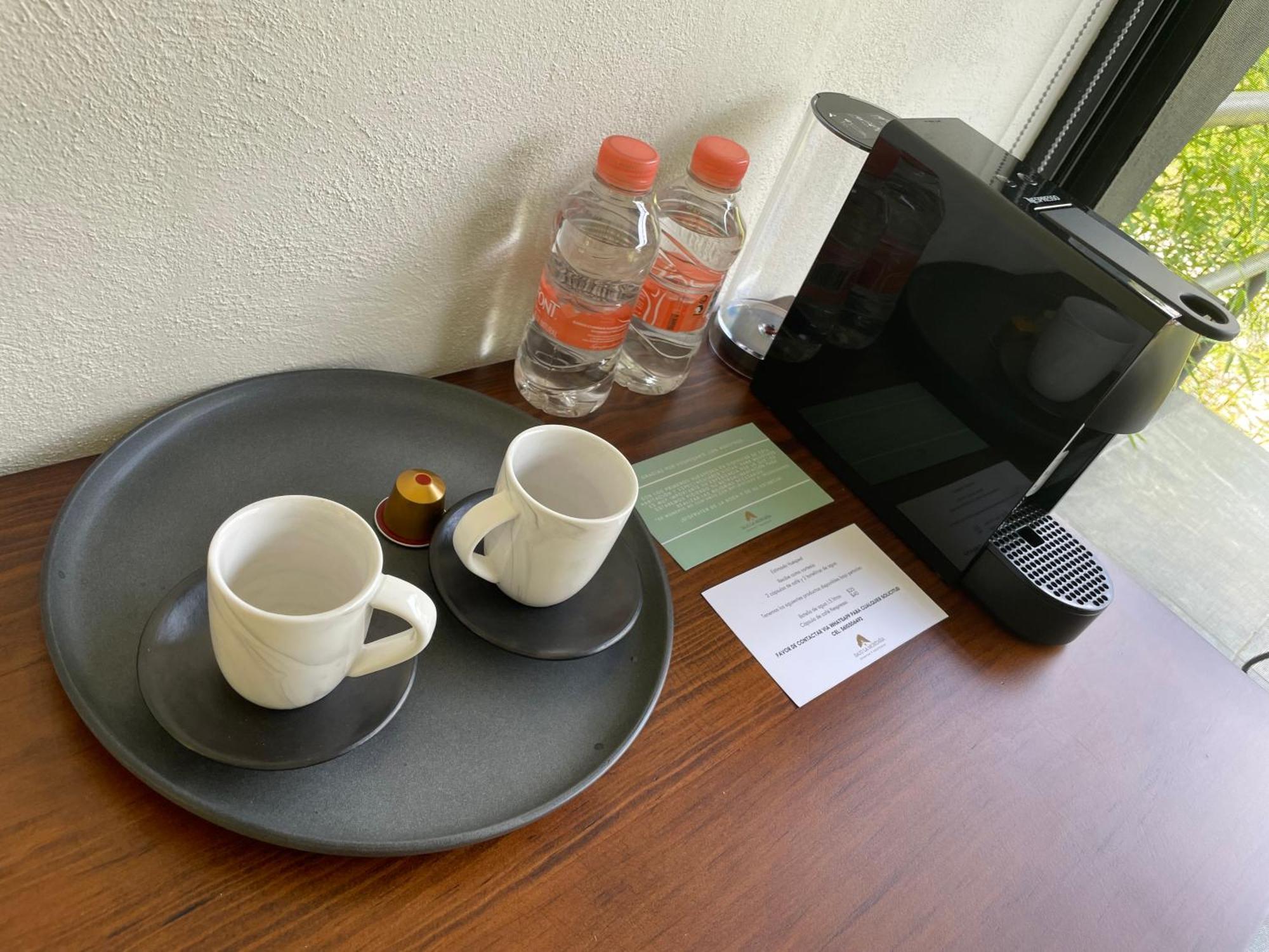 Bajo La Montana Hotell Tepoztlán Exteriör bild